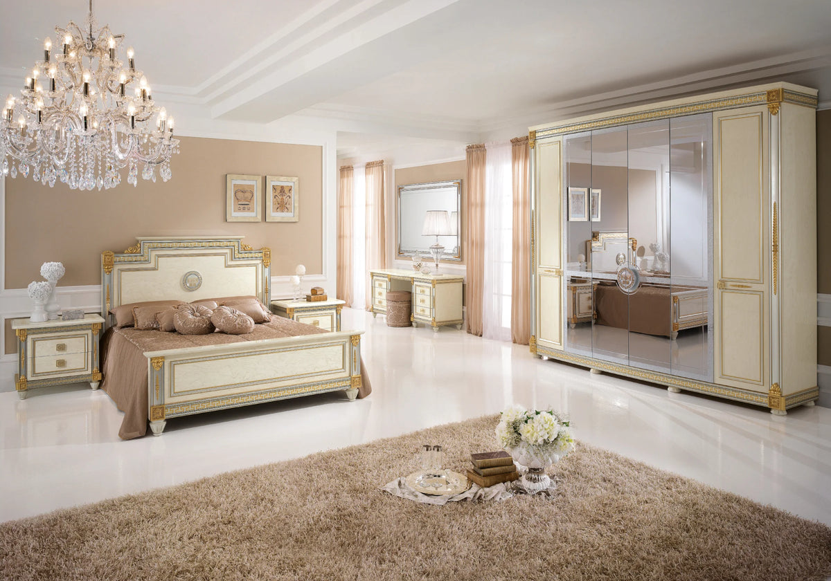 Coiffeuse de chambre blanc laqué avec ornements dorés - Liberty