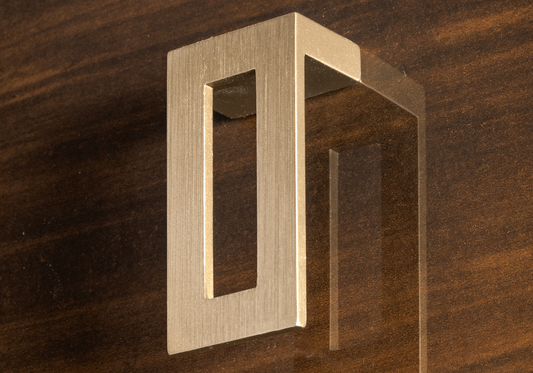Armoire 6 portes noyer laqué – Eva