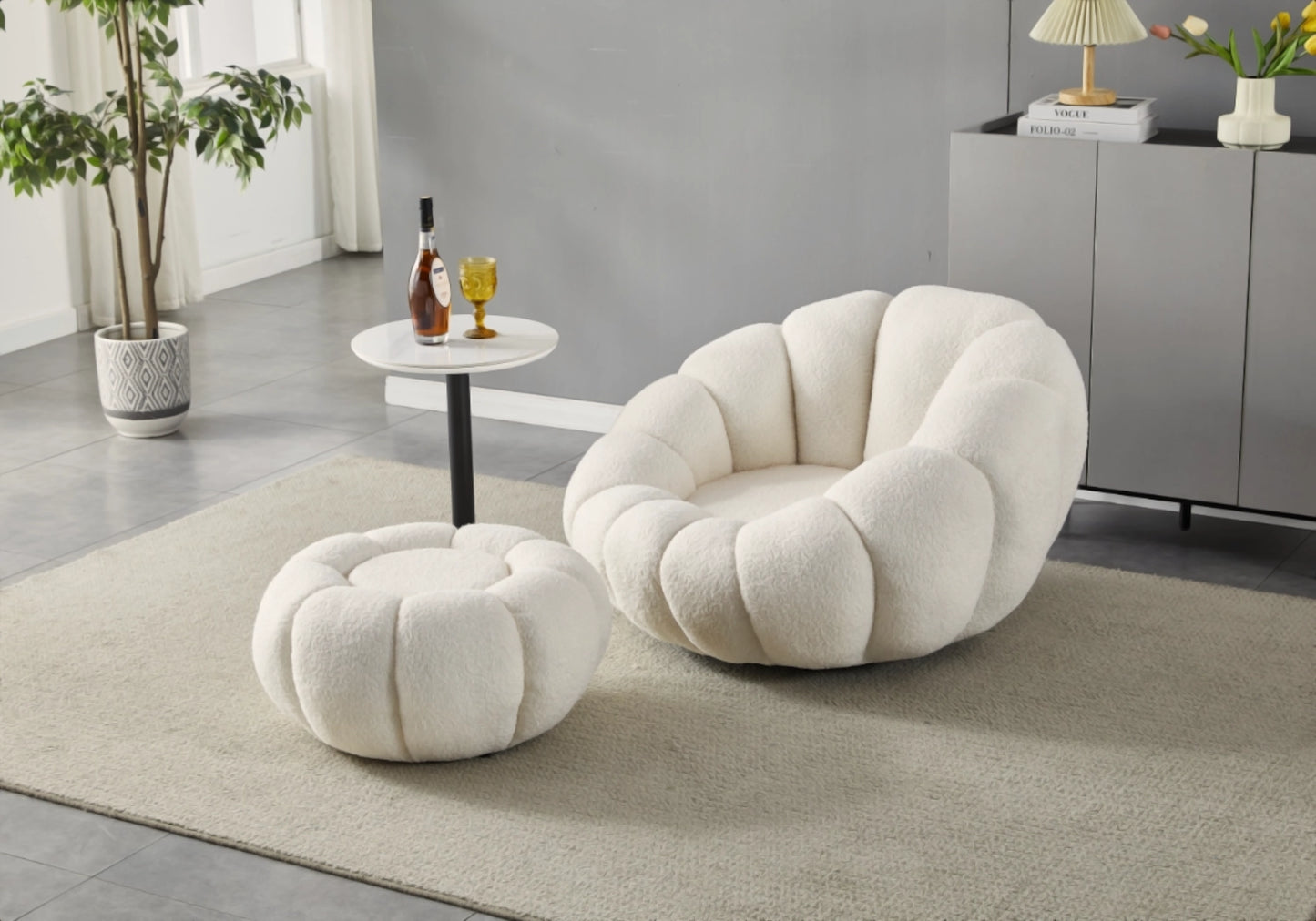 Fauteuil pivotant avec pouf en laine bouclée - COZY