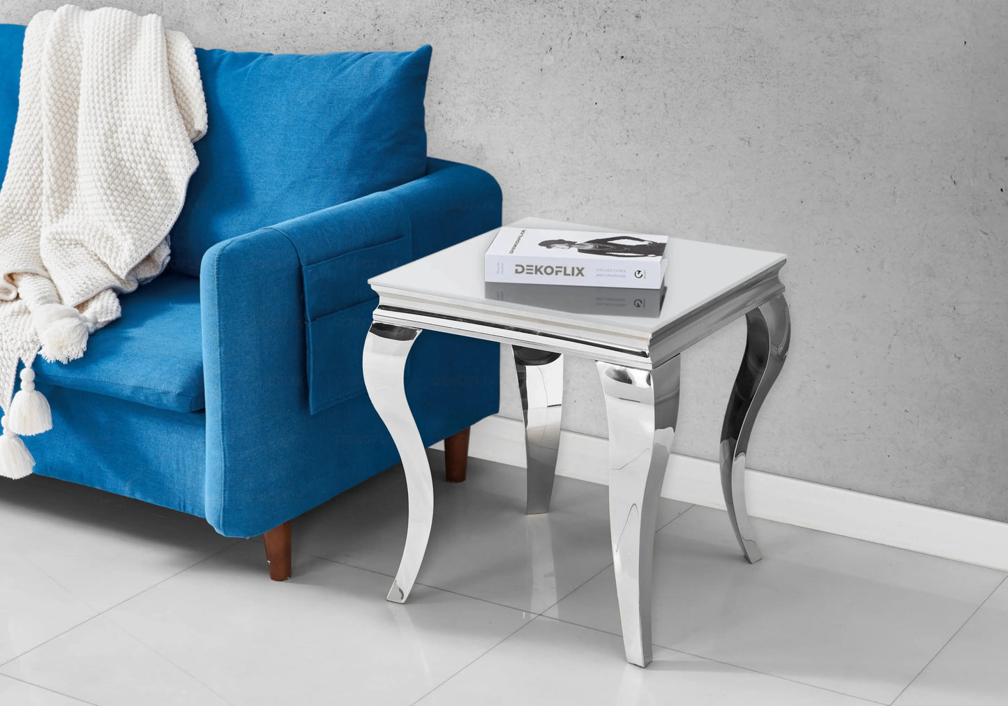 Salle à manger verre blanc chaises velours beige argent - NEO New Design