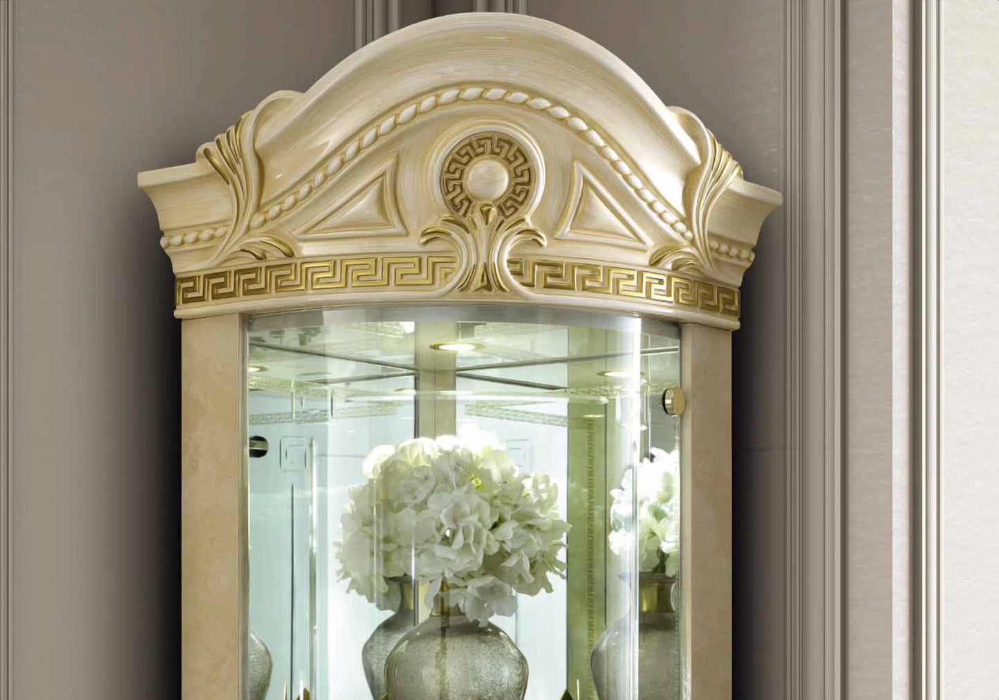 Salle à manger ronde baroque ivoire et or versace – IMPERIA