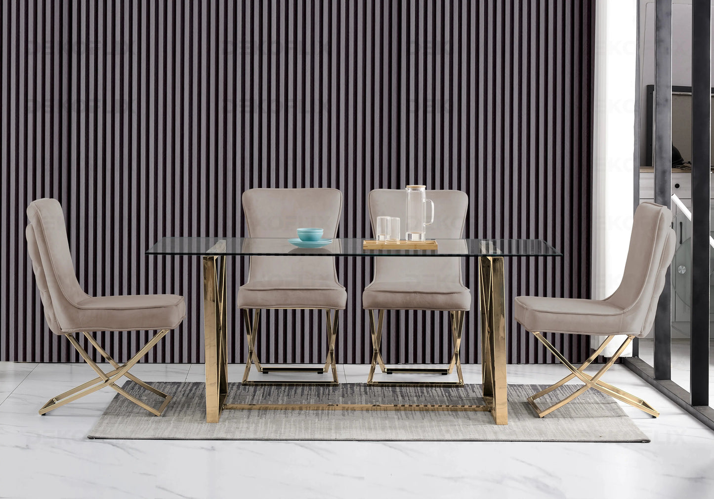 Table et chaises capitonnées dorées ENZO New Design