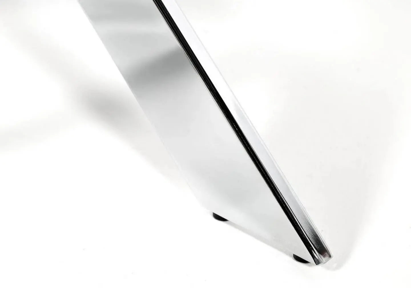 Table ronde noire 6 chaises blanches DESIGN New Design