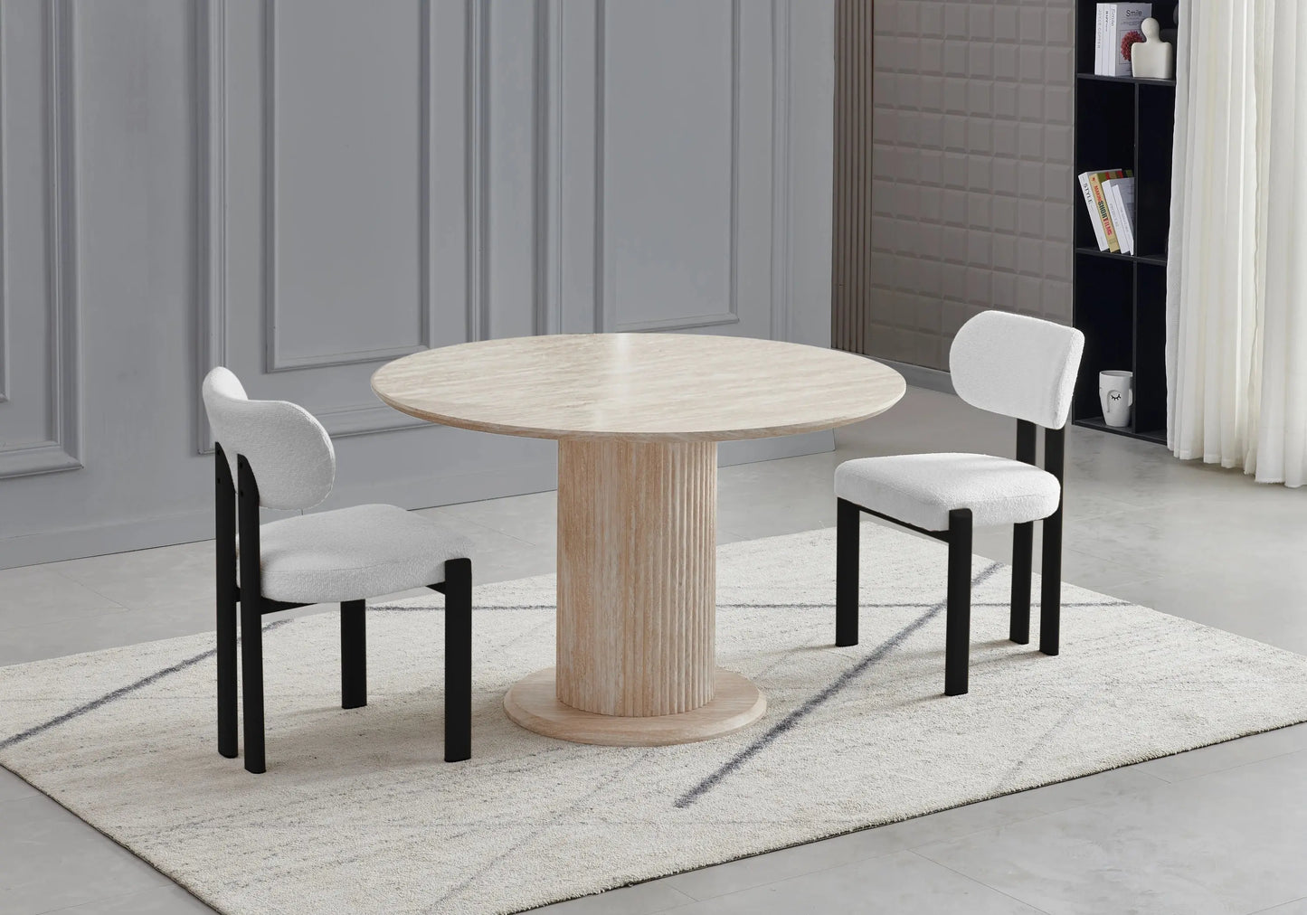 Table ronde travertin et chaises bouclées beiges – INAYA Galerie du Mobilier