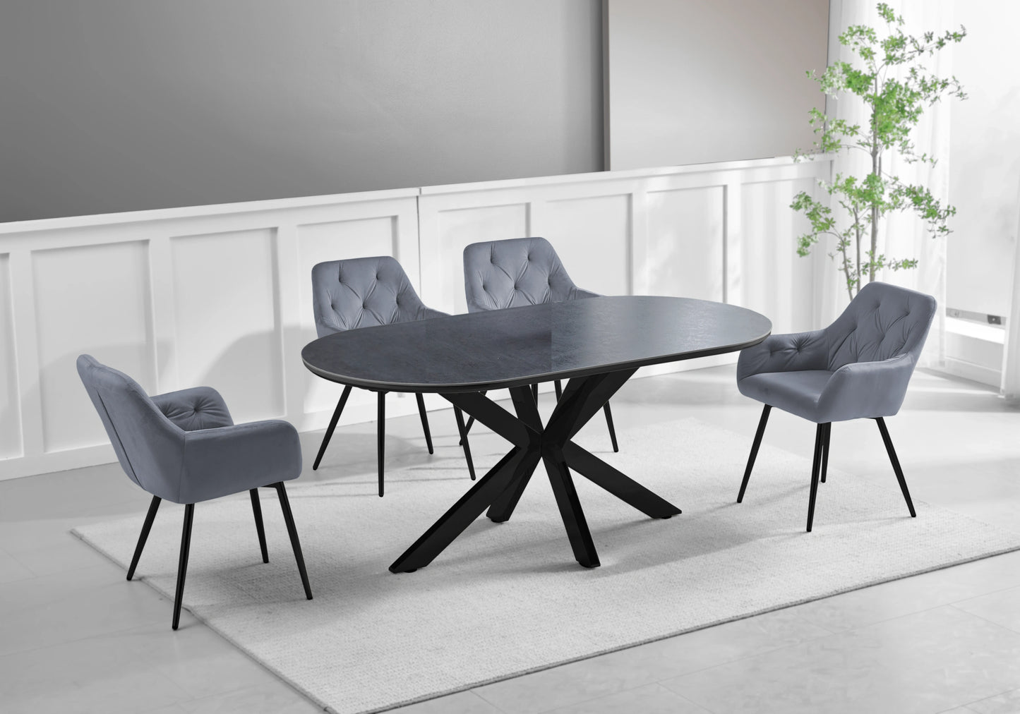 Table Céramique Noire et Chaises Capitonnées Grises – OTHO