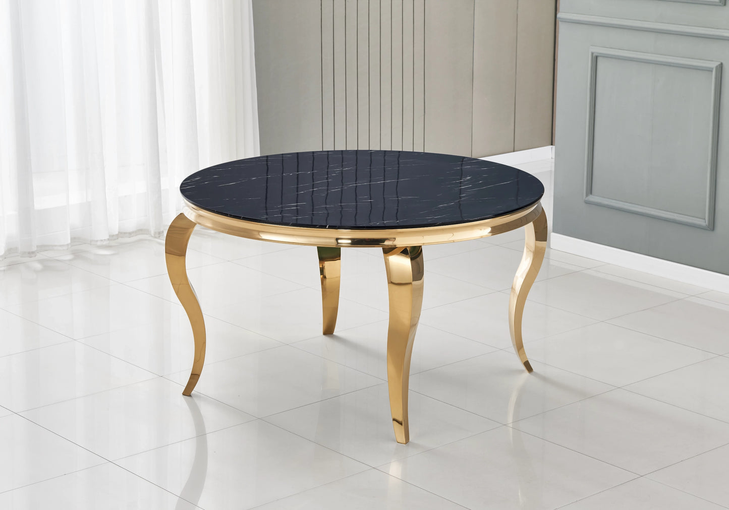Table ronde marbre noir et chaises beige dorée – NEO