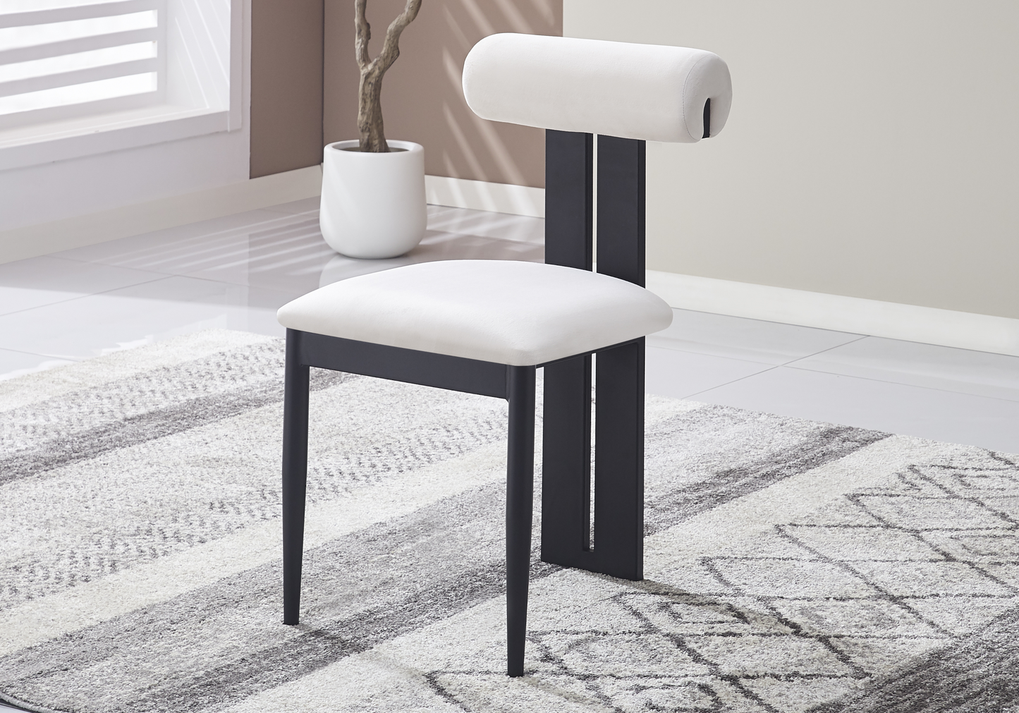 Chaise en velours beige et pieds noirs - Koto x2
