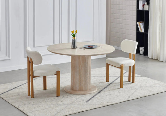 Table ronde travertin et chaises bouclées – INAYA Galerie du Mobilier
