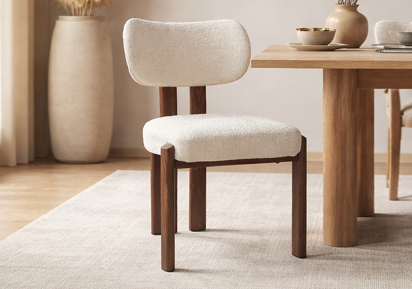 Ensemble table noyer et 4 chaises Japandi – Akira