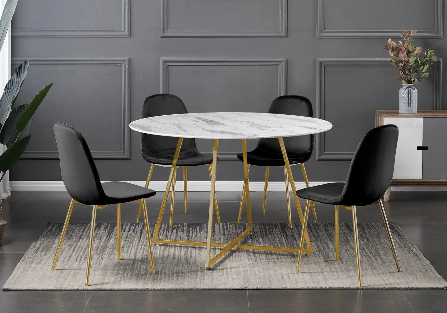 Ensemble table et chaises dorées velours noir GINA New Design