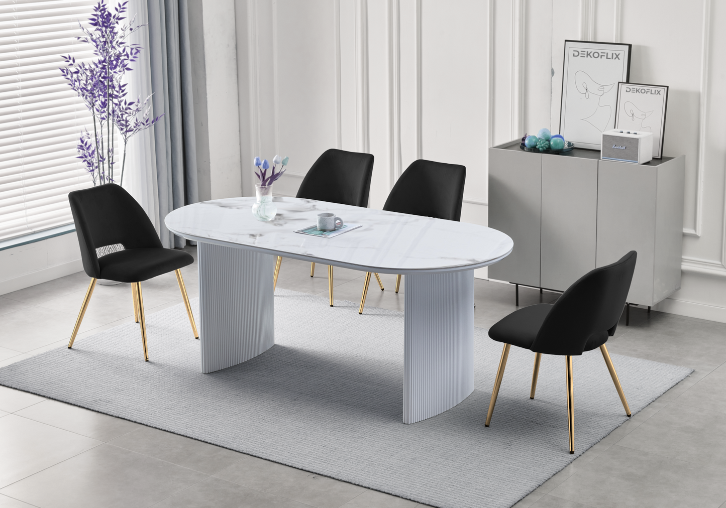 Ensemble table marbre beige et chaises dorés – Kara