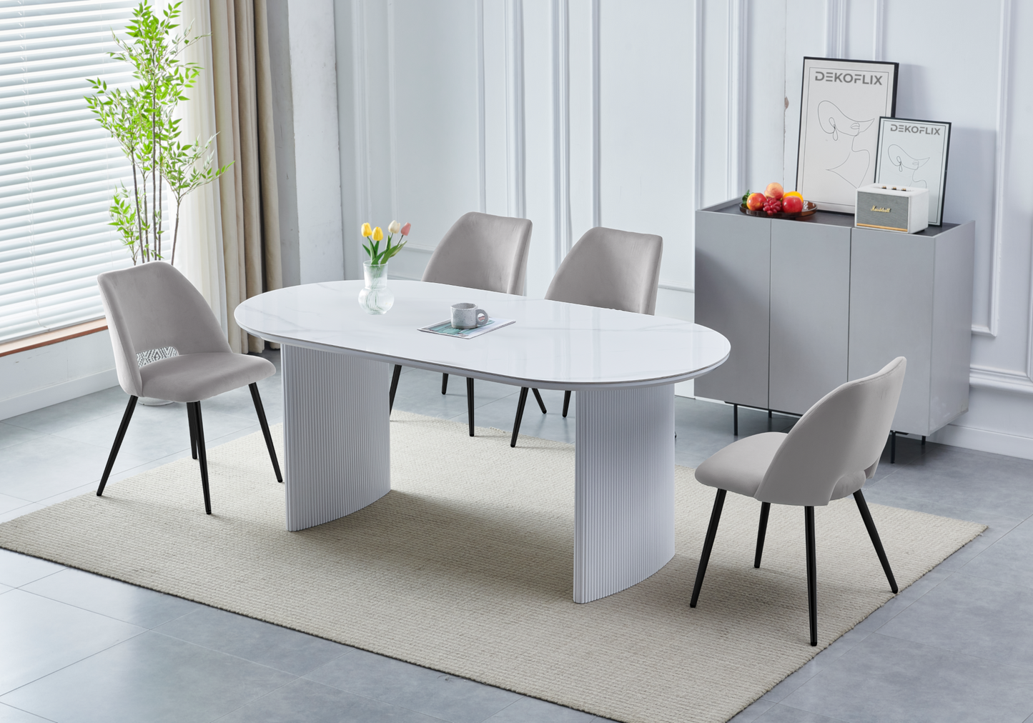 Ensemble table marbre blanc et chaises noirs – Kara