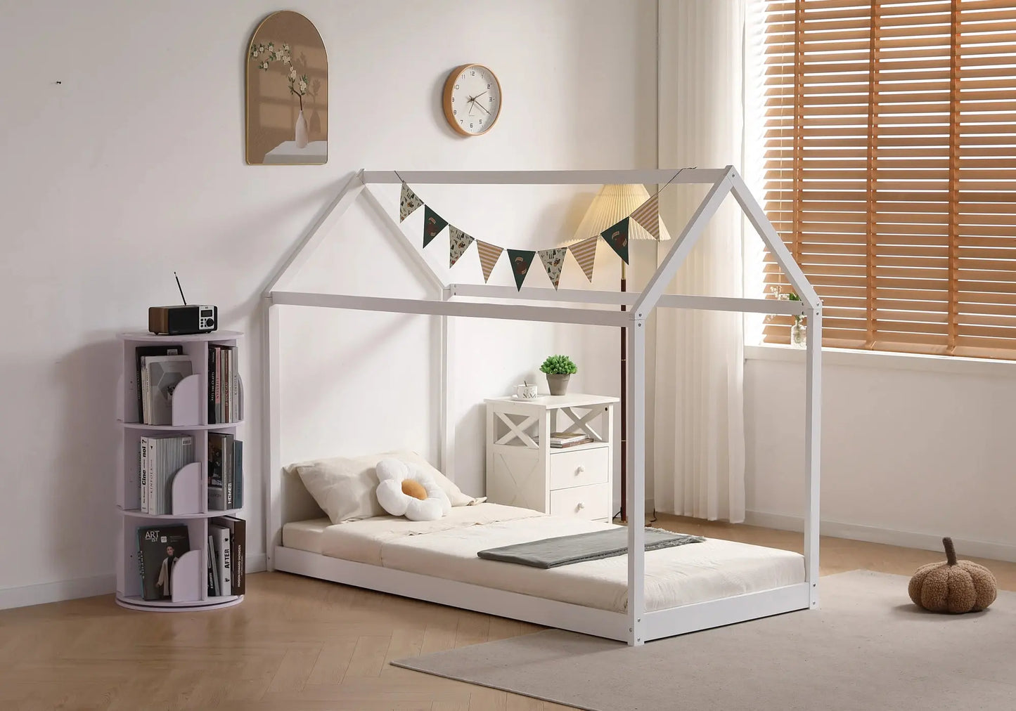 Lit cabane enfant bois blanc ERVA, design moderne élégant