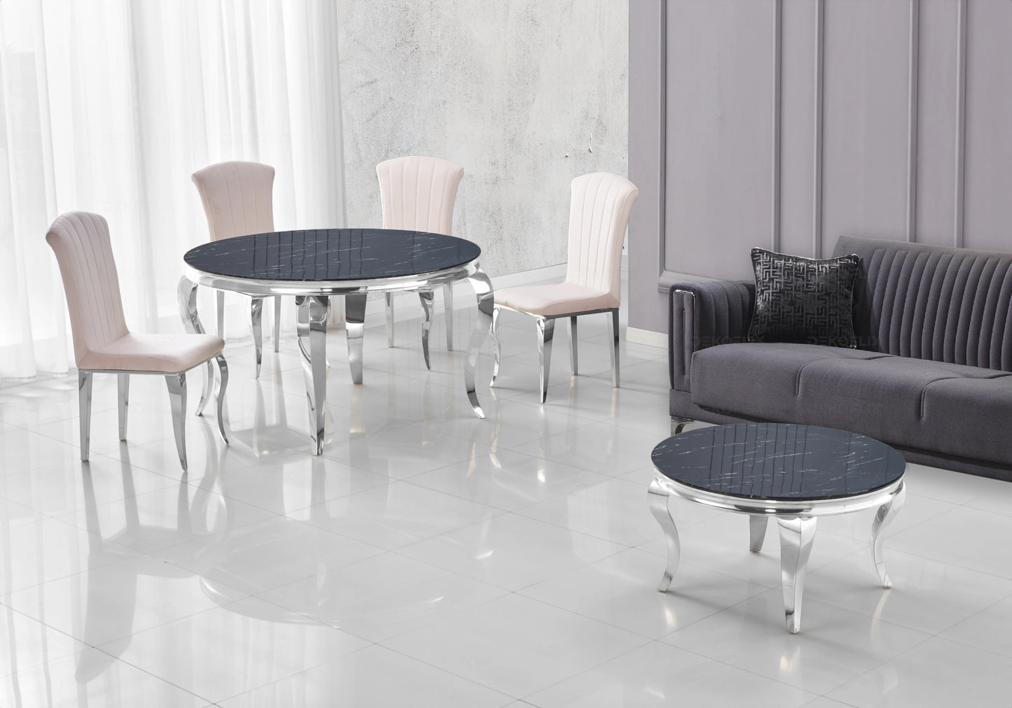 Table ronde marbre noir et chaises beige argentés – NEO