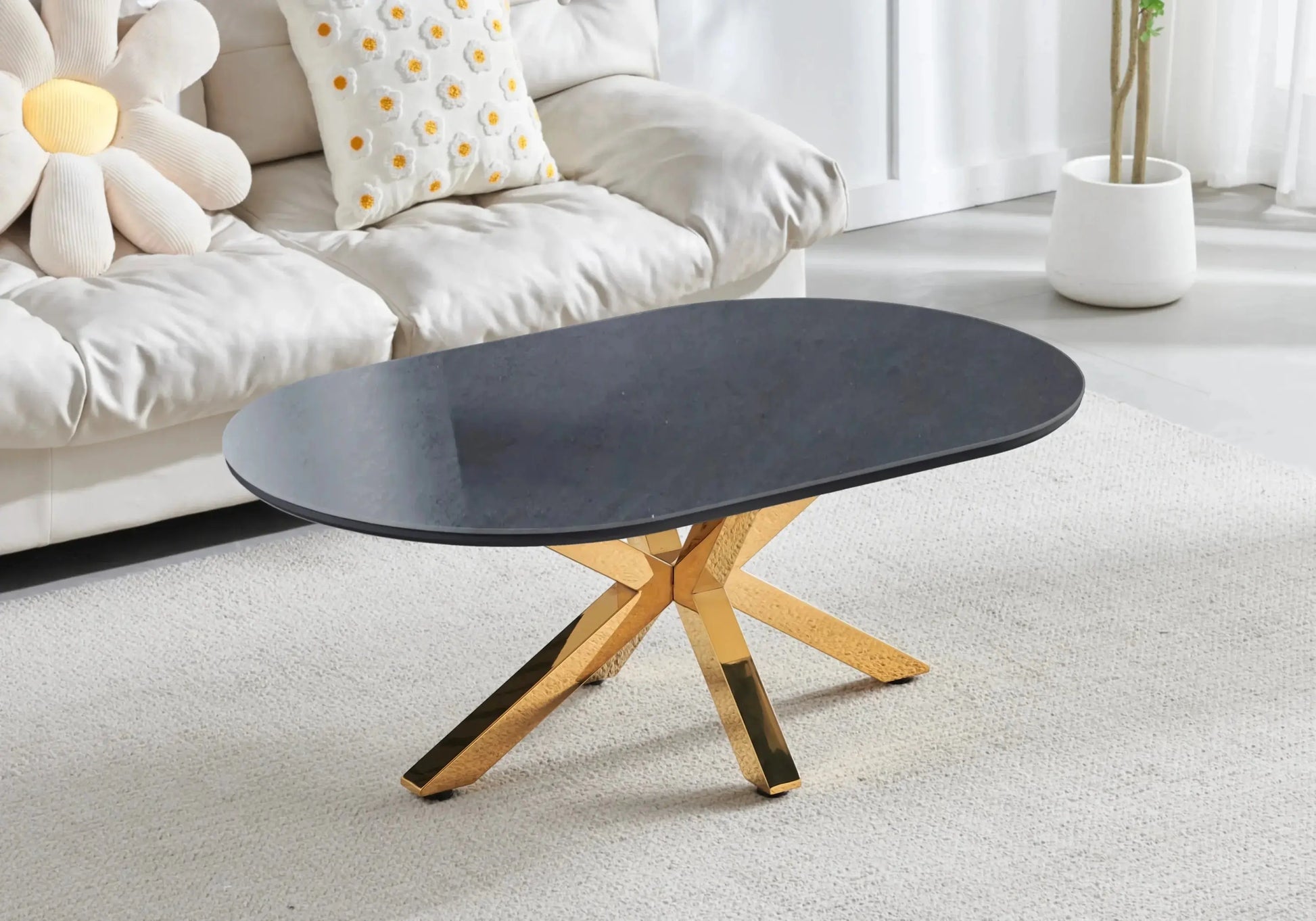 Table Marbre Blanc et Chaises Noires Dorés – NORA DEKOFLIX