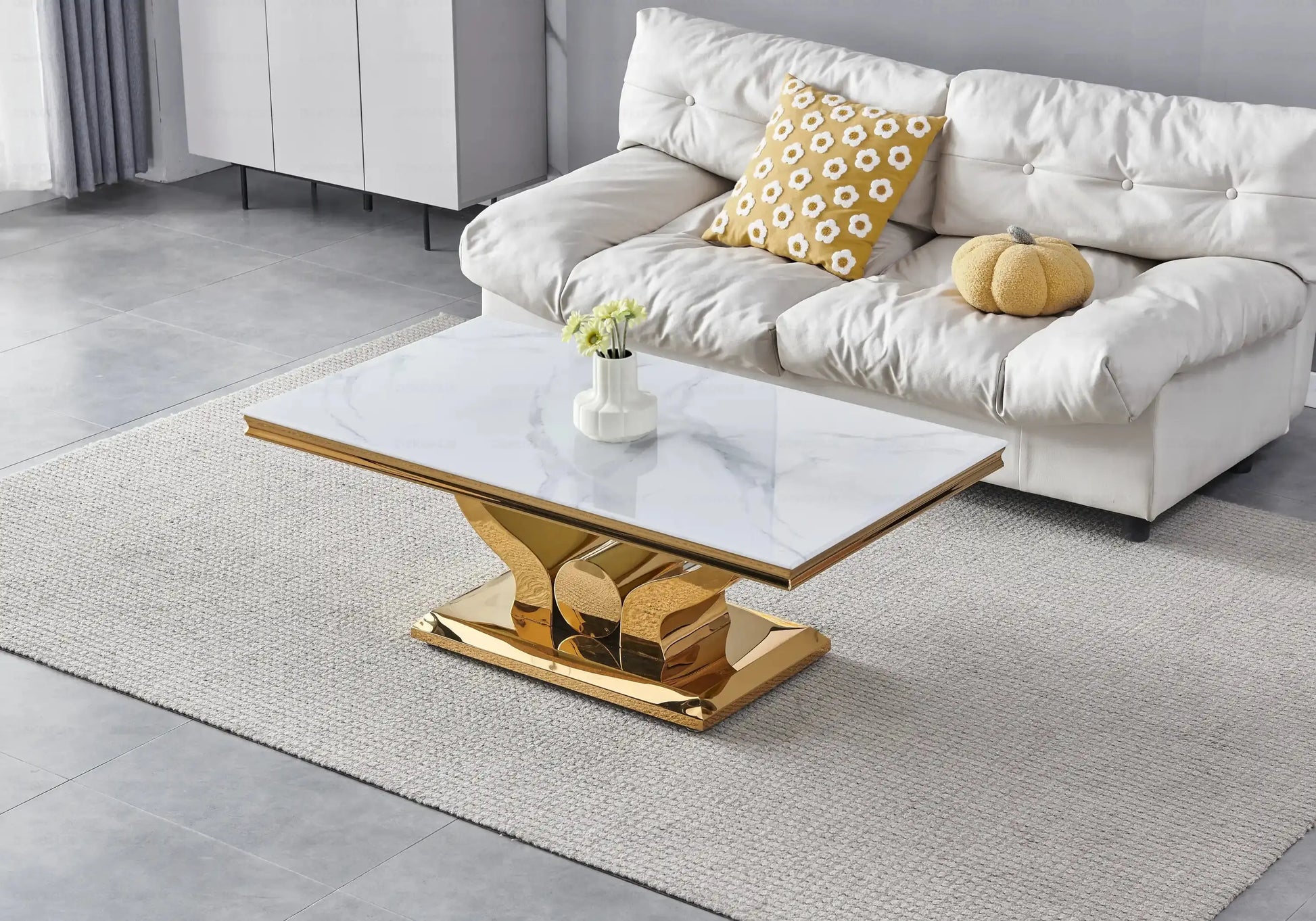 Table basse marbre blanc pieds métal doré NEA New Design