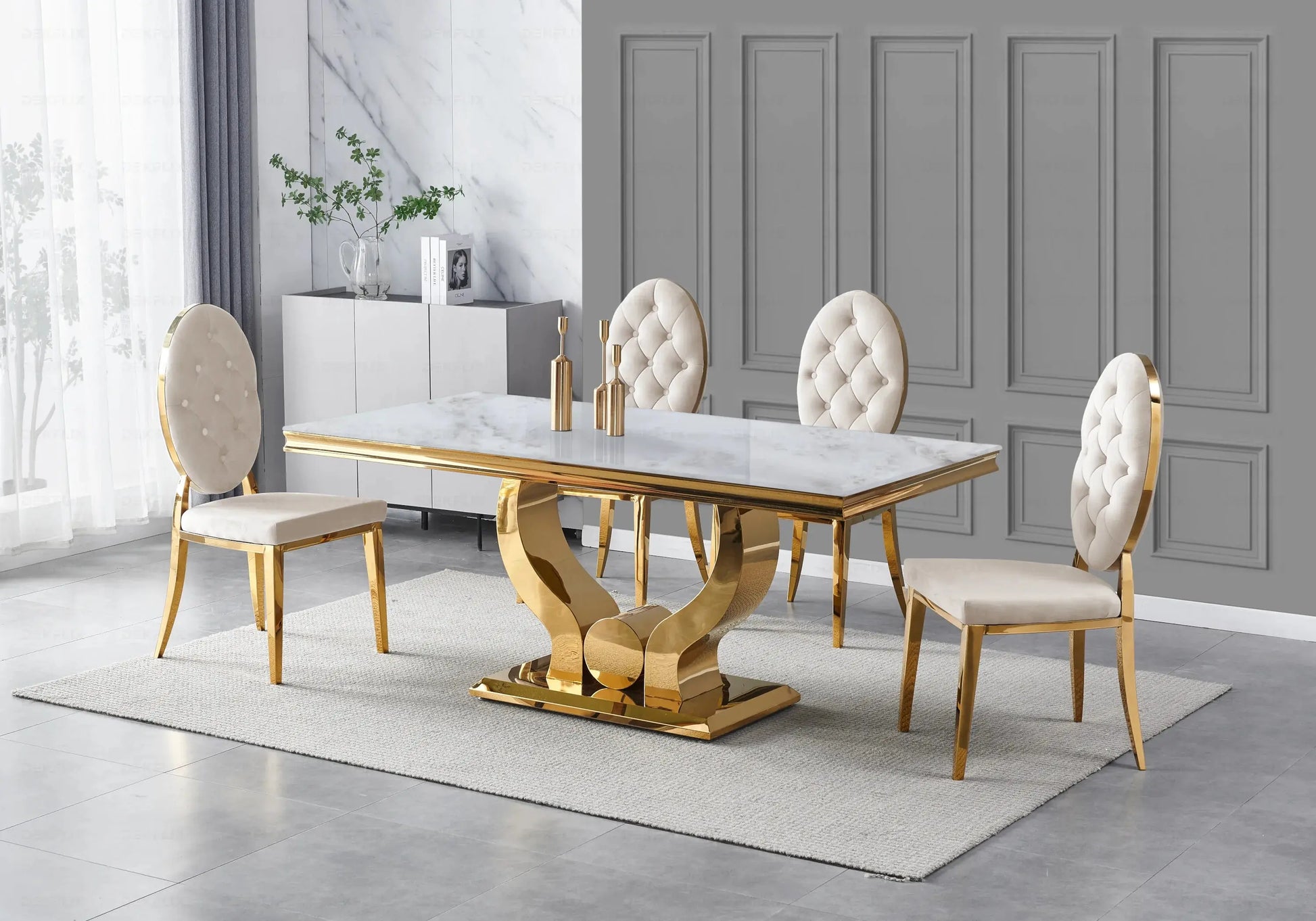 Table marbre beige chaises capitonnées beige doré NEA New Design