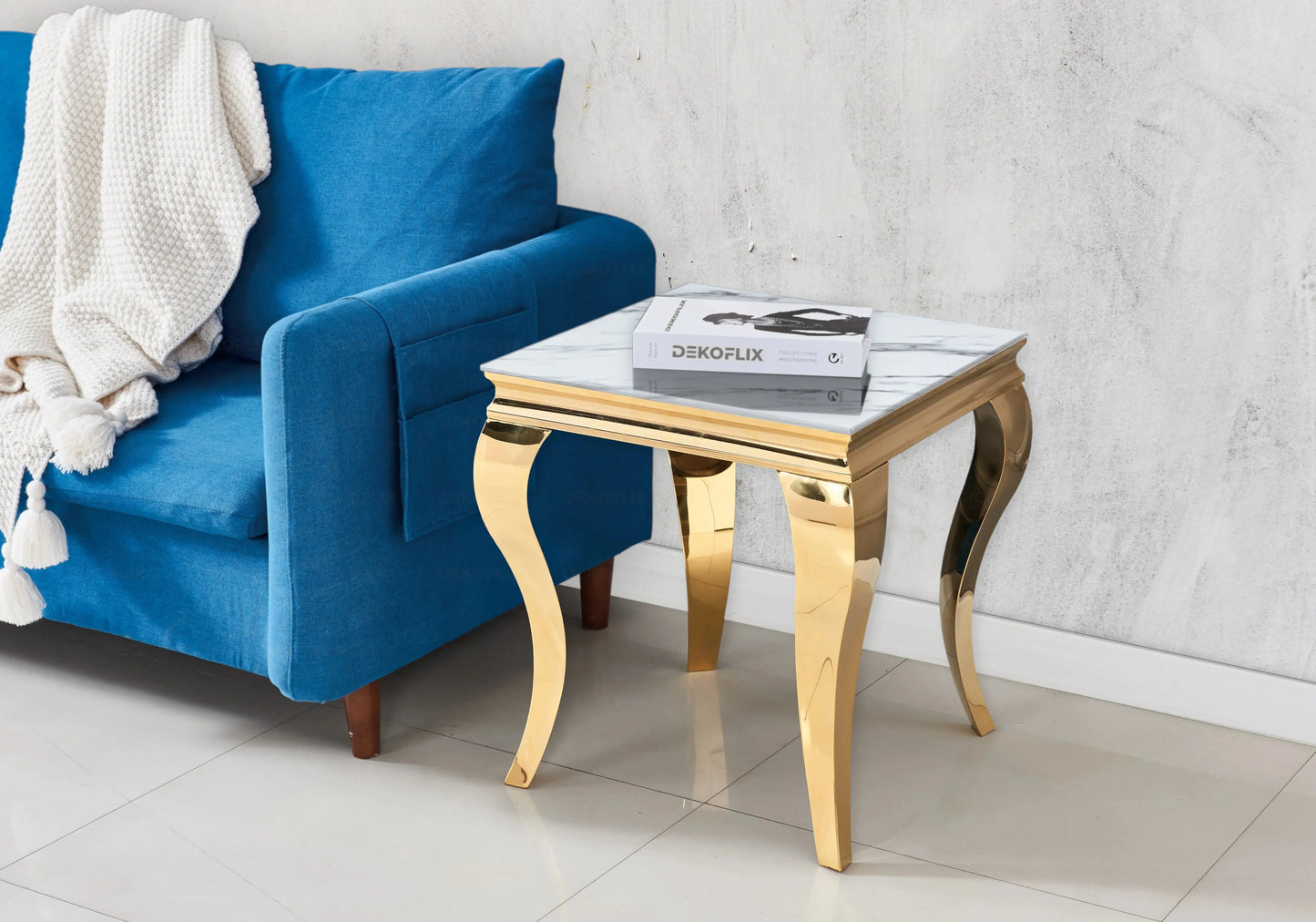 Table marbre blanc et chaises velours beige doré – NEO New Design