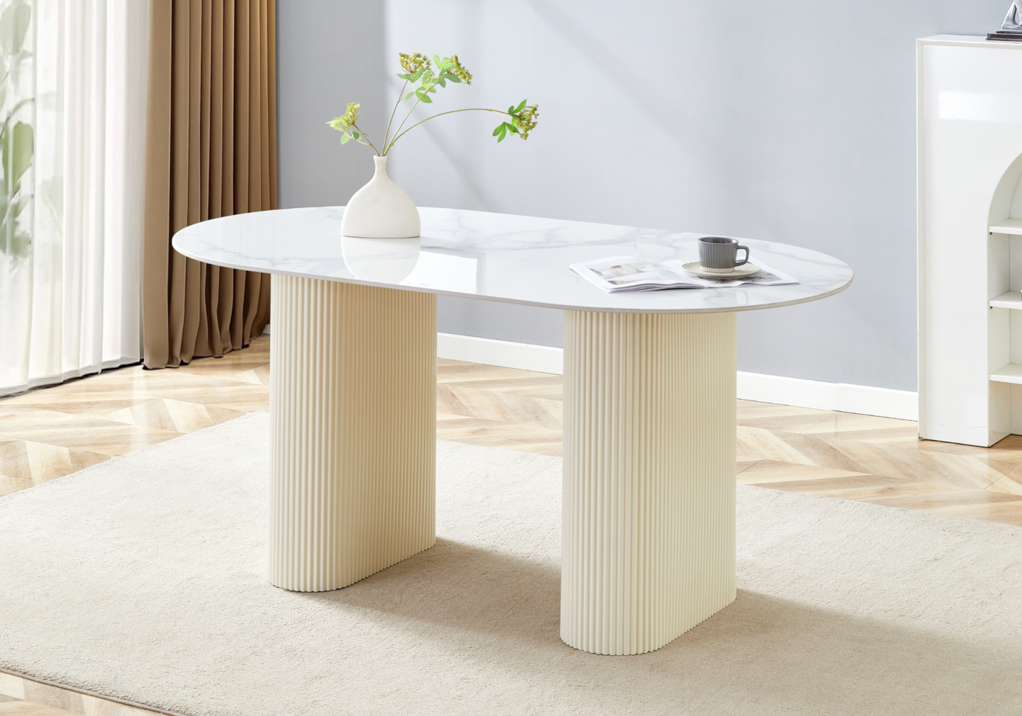 Table à manger ovale marbre blanc et pieds beige - Serena