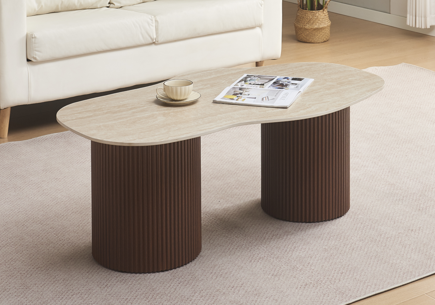 Table basse effet travertin organique et pieds noyer - Venza